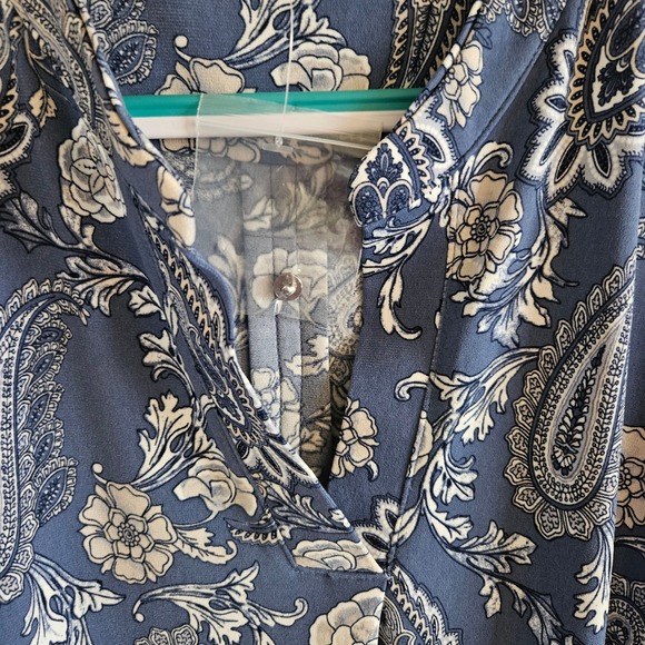 CATO Woman Size XL Tunic Blouse NWOT Liquid Knit Paisley Print Roll Tab Sleeve - Picture 3 of 8